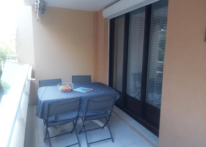 Frejus Plage, Appartement Entier , Piscine,Parking,Plage A 200M