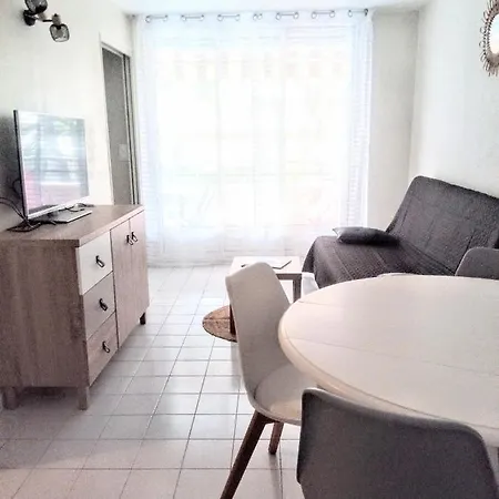 Frejus Plage, Appartement Entier , Piscine,Parking,Plage A 200M Exterior photo