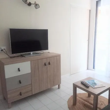 Frejus Plage, Appartement Entier , Piscine,Parking,Plage A 200M Exterior photo