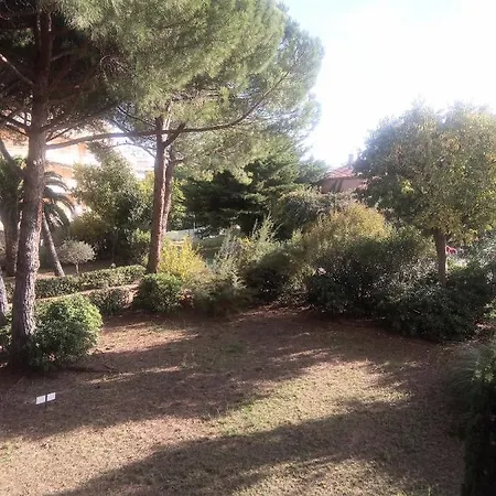 Frejus Plage, Appartement Entier , Piscine,Parking,Plage A 200M Exterior photo